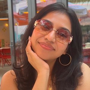 Meet your Posher, Hannia dani